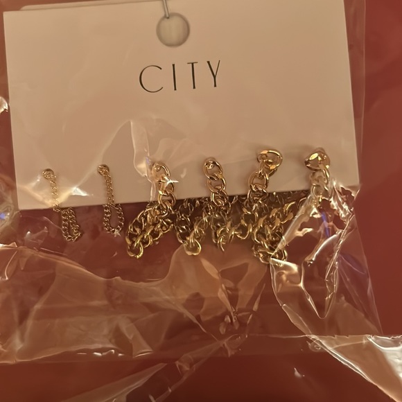 NWT multi earring sets - Picture 2 of 4